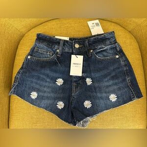 Forever 21 Cut Off Embroidered Daisies Jean Shorts!